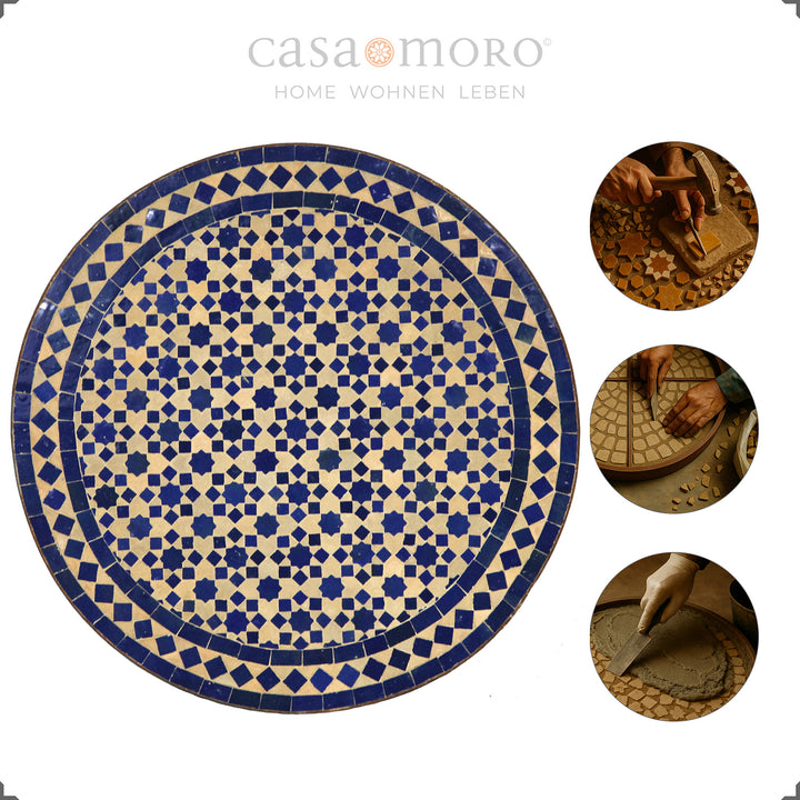 Table de balcon orientale en terre cuite bleue avec une structure en métal élégamment courbée