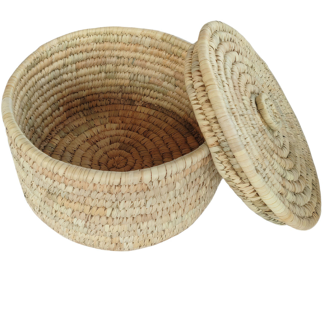 Panier de rangement rond en feuilles de palmier d'une capacité de 15 litres, doté d'un couvercle rabattable et d'un intérieur visible.