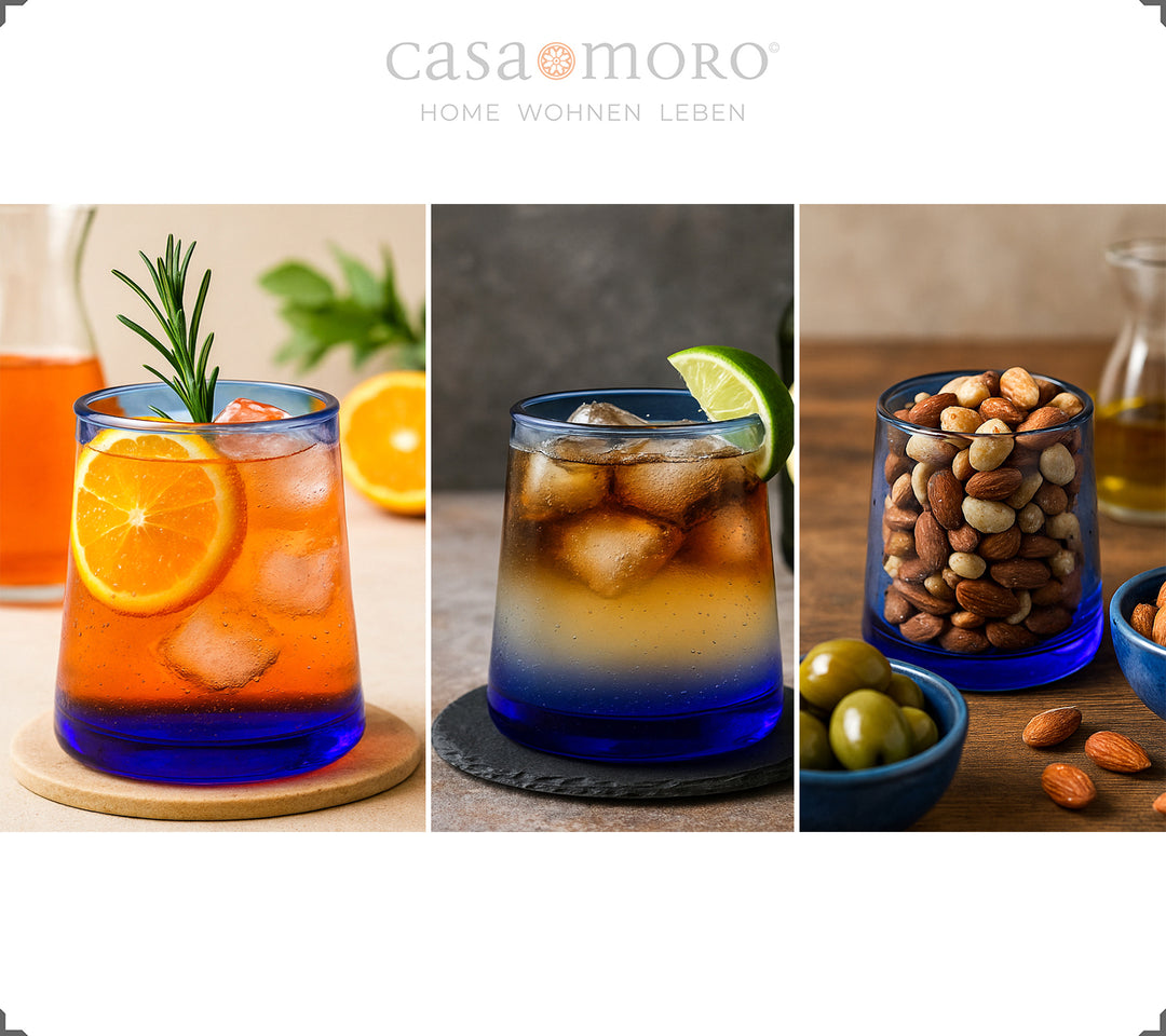 Quatre verres à cocktail bleus soufflés à la bouche - chaque pièce est unique