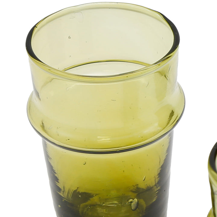 Grafisch dargestellte Maße und Nutzung des Glases – ideal für Espresso oder kleine Desserts 