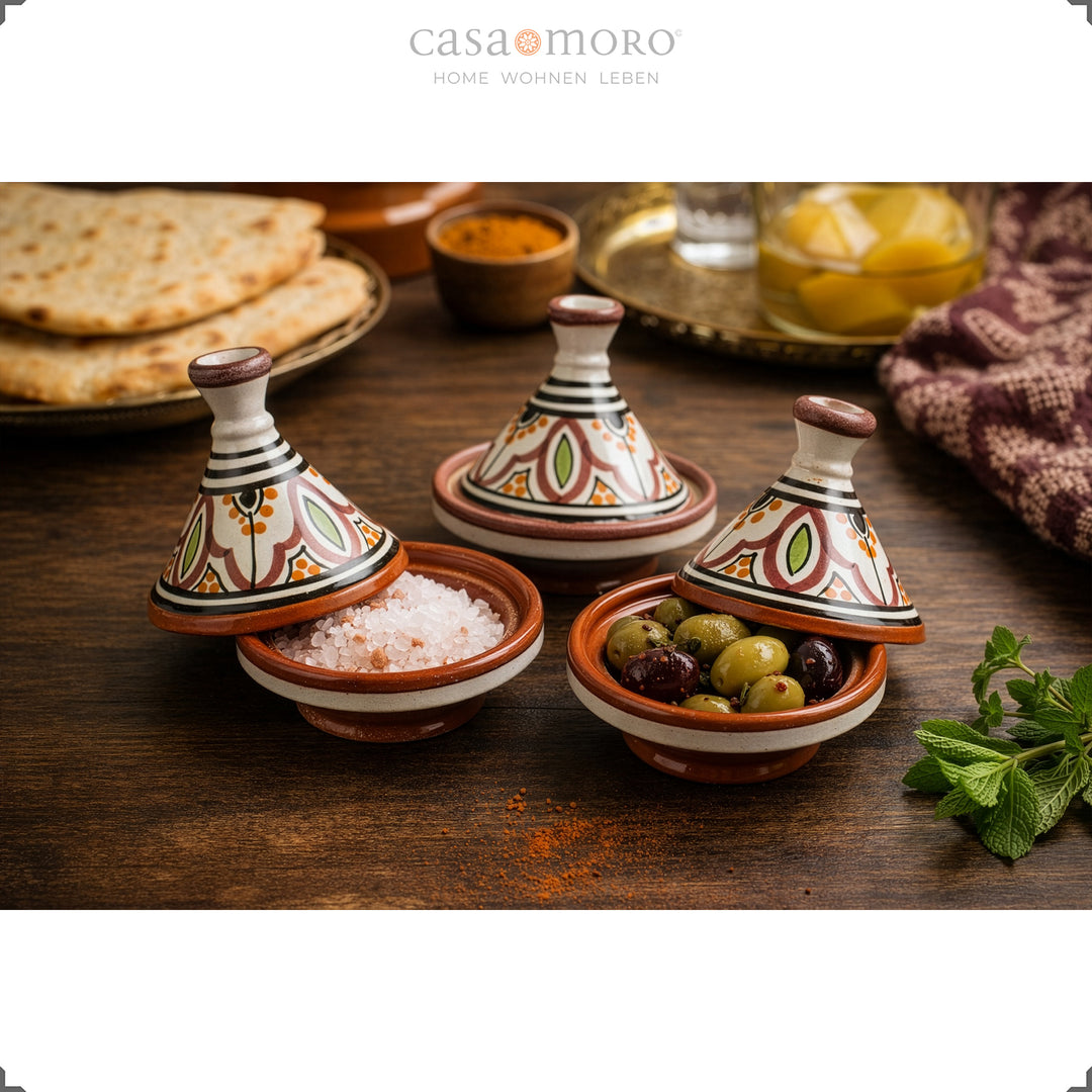 épice Tajine en argile dans un ensemble de 3, céramiques peintes à la main pour servir le sel, les olives et les épices