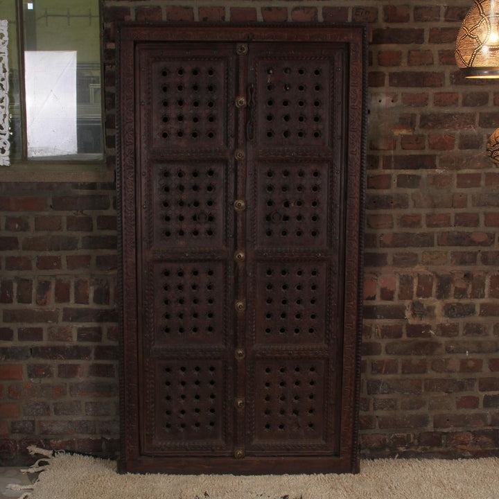 Indische houten poort Ajala
