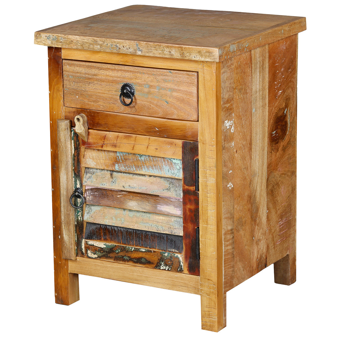 Commode en bois massif avec tiroir et porte, avec façade en patchwork composée de planches de bois et poignées à anneaux en métal
