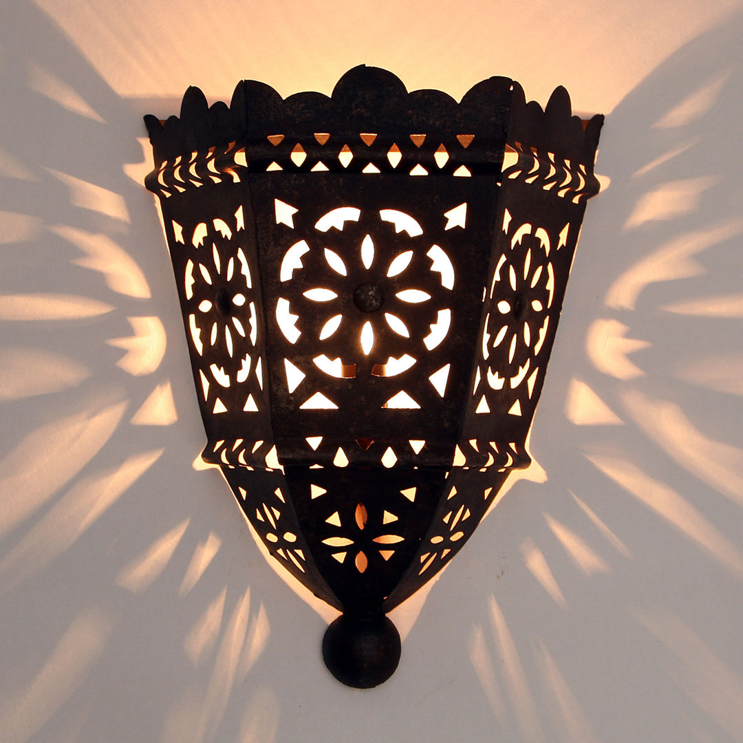 Oosterse ijzeren wandlamp EWL10