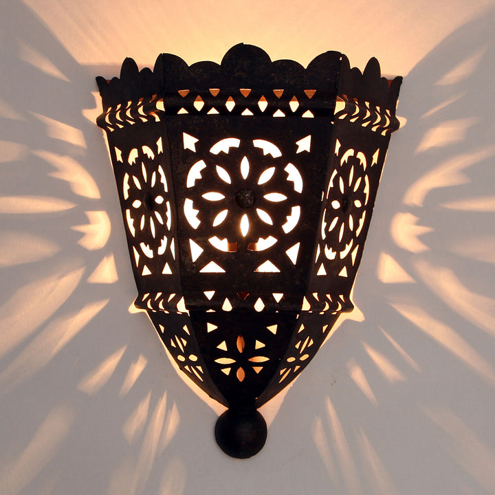 Oosterse ijzeren wandlamp EWL10