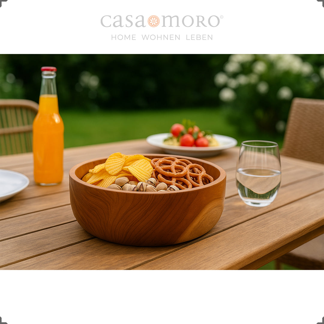 Servierschale aus massivem Teak für Snacks auf dem Gartentisch