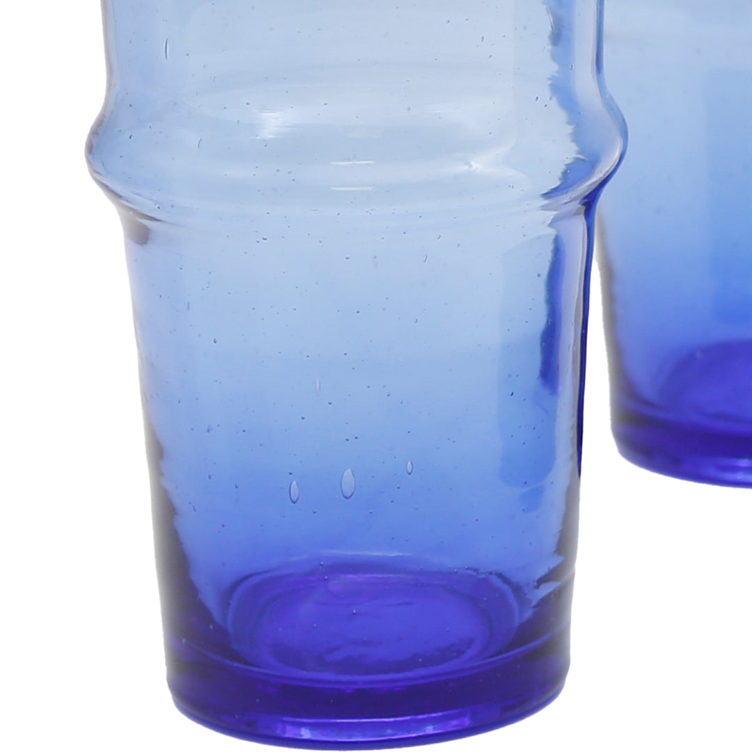 Glazenset voor dagelijks gebruik: geserveerd met ijsthee, limonade, espresso en cappuccino - stijlvol op houten dienbladen