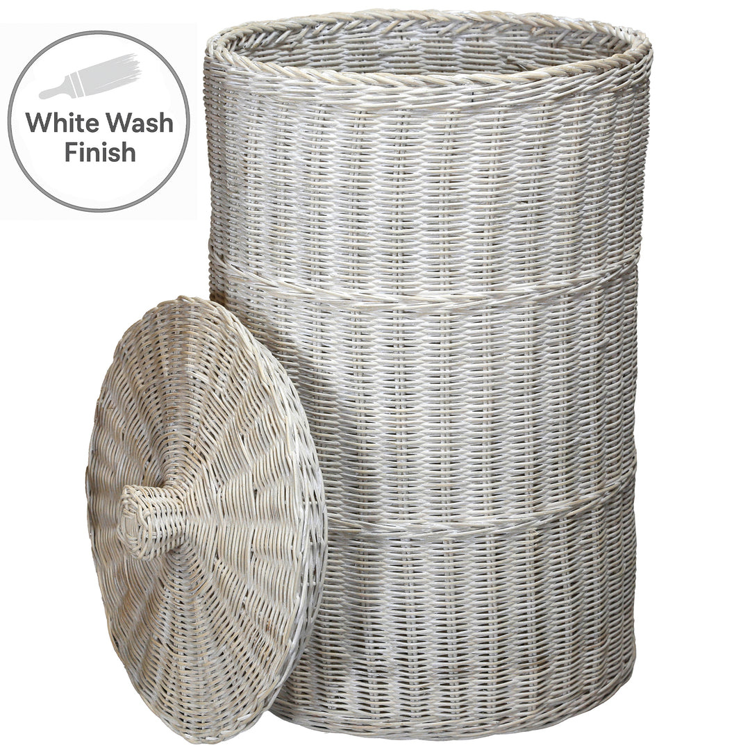 Panier à linge en rotin tressé à la main, finition blanc délavé, avec couvercle et volume de 50 litres