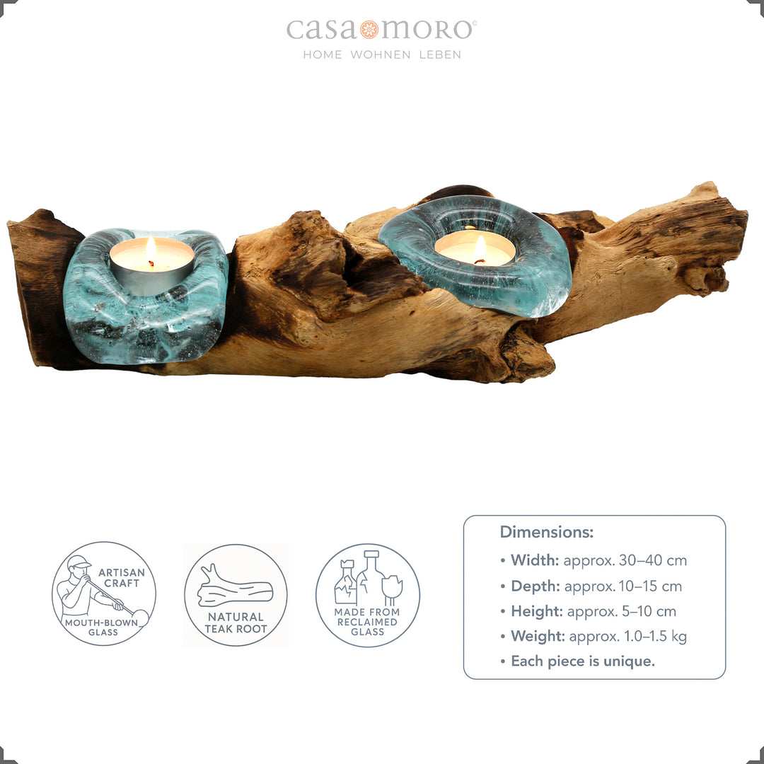 Theelichthouder van glas en wortelhout met afmetingen, handgemaakt uniek stuk van mondgeblazen glas en natuurlijk teakhout.